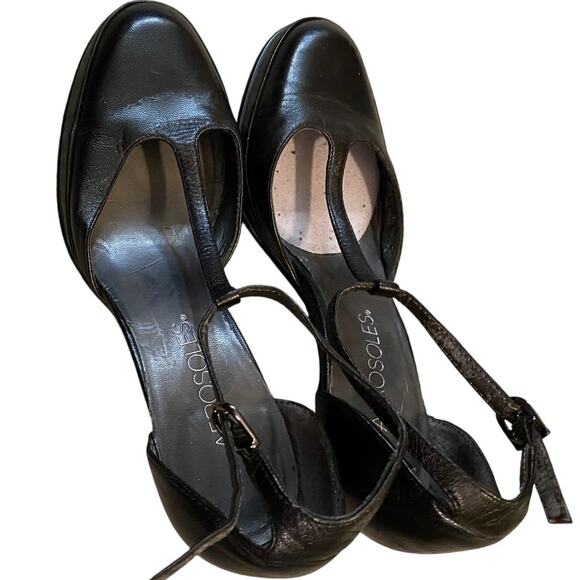 Aerosols Size 5 Black Heels 2 1/inches Sole and Heel Very Pristine - Picture 3 of 6
